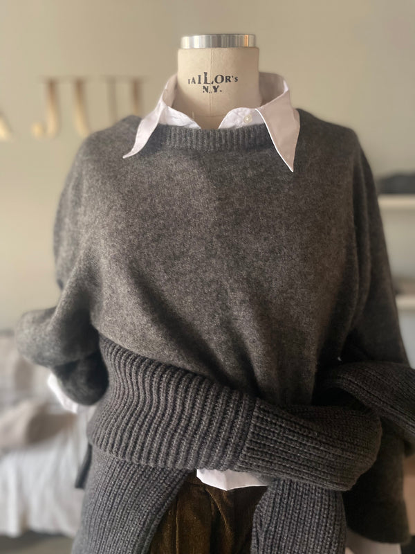 Oversize soft cashmere round-neck sweater